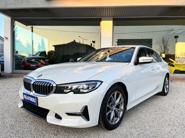 BMW 320 d Luxury Auto Immagine 1