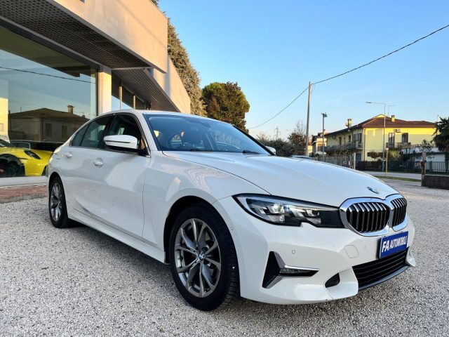 BMW 320 d Luxury Auto Immagine 3