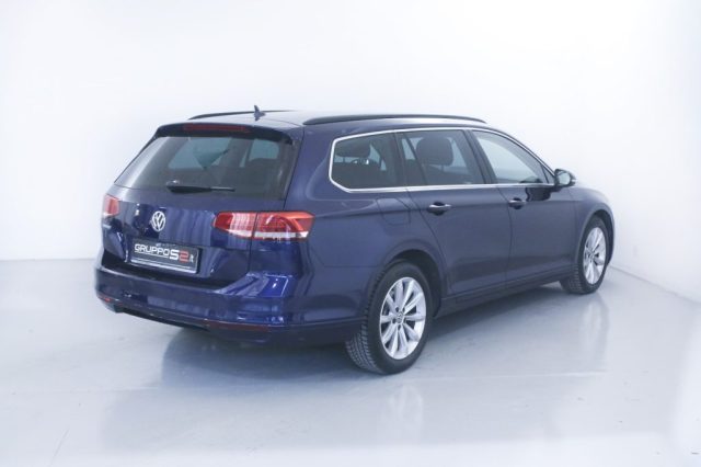 VOLKSWAGEN Passat Variant 2.0 TDI Business BMT Navigatore/Vetri oscurati Immagine 4