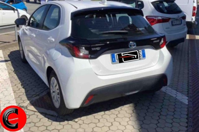 TOYOTA Yaris 1.5 Hybrid 5 porte Business Immagine 1