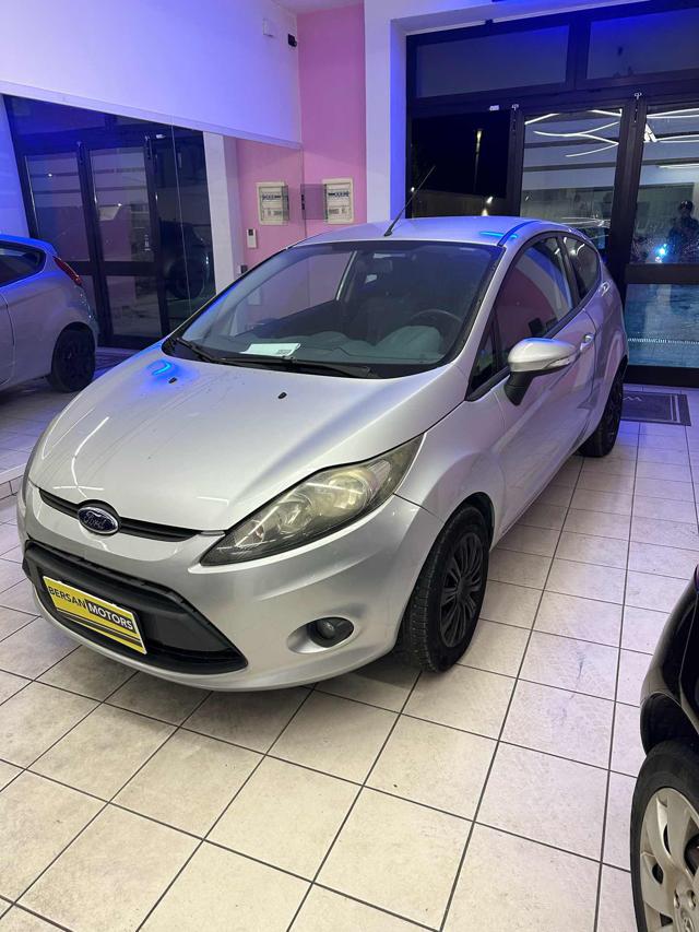 FORD Fiesta 1.4 3 porte Bz.- GPL Titanium Immagine 2