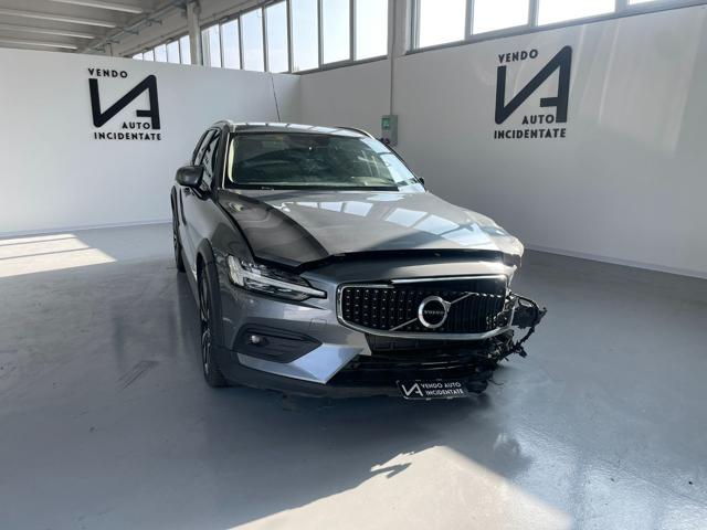 VOLVO V60 Cross Country 2.0 D4 190CV AWD GEARTRONIC BUSINESS PLUS Immagine 0