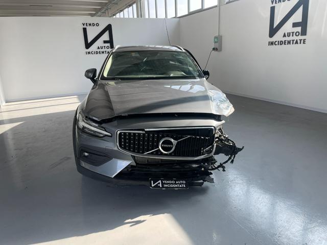 VOLVO V60 Cross Country 2.0 D4 190CV AWD GEARTRONIC BUSINESS PLUS Immagine 1