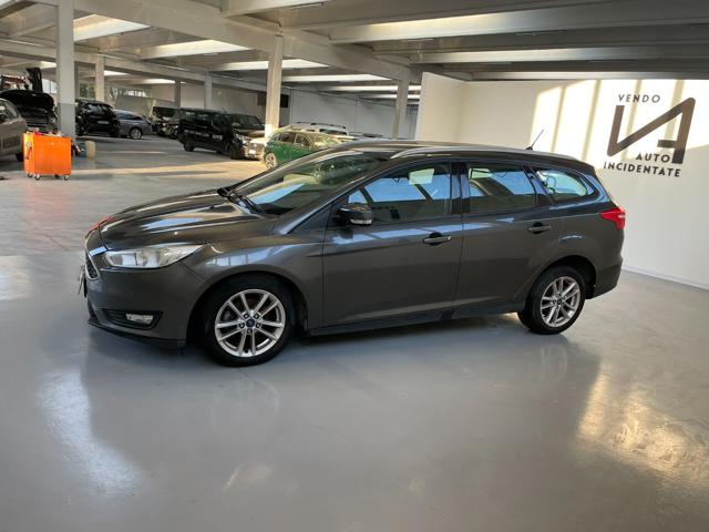 FORD Focus 1.5 TDCI 120CV S&S POWERSHIFT SW BUSINESS Immagine 3