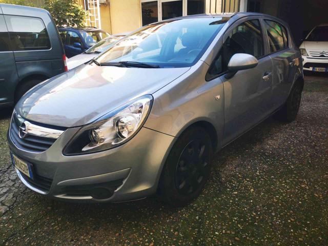 OPEL Corsa 1.2 5 porte Club Immagine 2