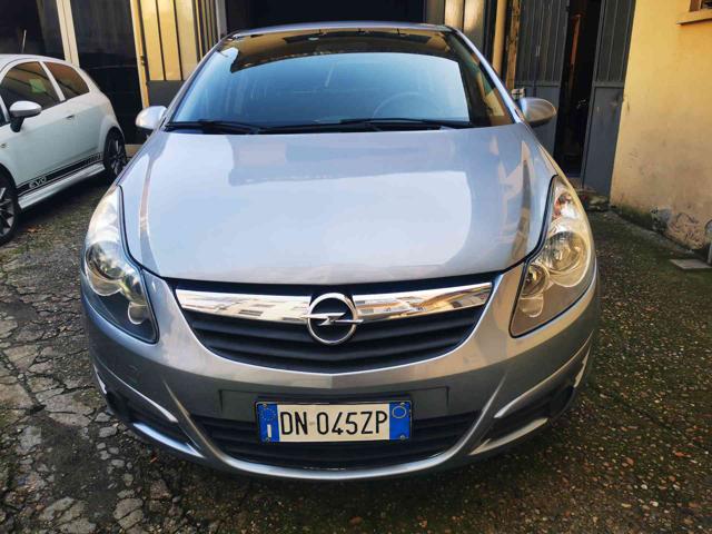 OPEL Corsa 1.2 5 porte Club Immagine 1