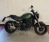 BENELLI Leoncino 800 .