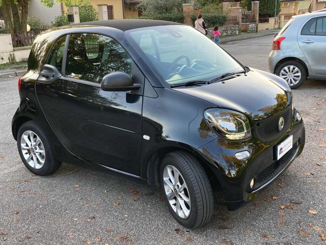 SMART ForTwo 70 1.0 Youngster Automatica Immagine 1