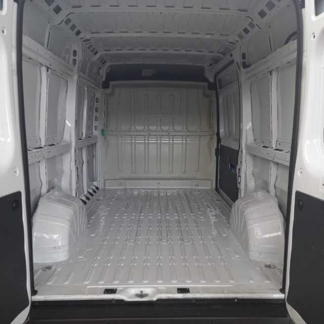 FIAT Ducato 35 3.0 CNG PASSO MEDIO TETTO ALTO Immagine 4