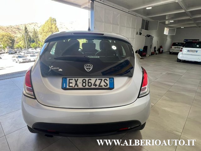 LANCIA Ypsilon 1.2 69 CV 5 porte Elefantino Immagine 4