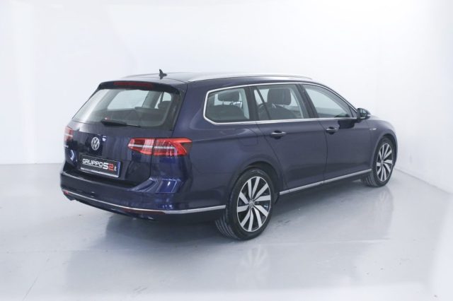 VOLKSWAGEN Passat Variant 2.0 TDI SCR 190 CV 4MOTION DSG Highline Immagine 4