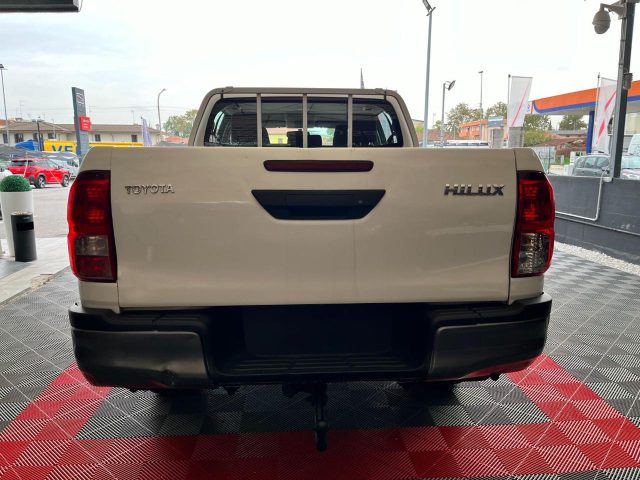 TOYOTA Hilux 2.4 D-4D 4WD 4 porte Double Cab Comfort Immagine 4