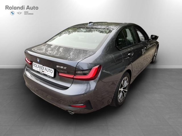 BMW 316 d mhev 48V Sport auto Immagine 2