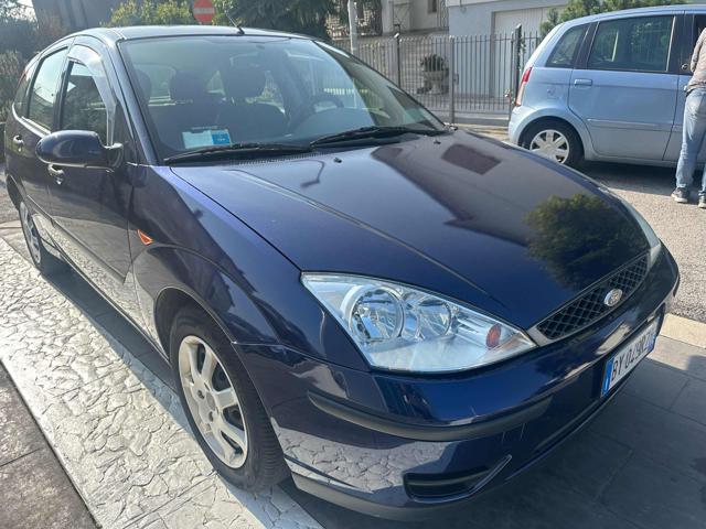 FORD Focus Disponibili Subito 1.6i 16V cat 5p. Ghia Immagine 2