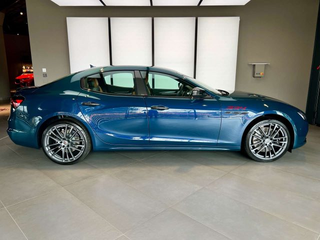 MASERATI Ghibli 3.8 V8 334 Ultima 580cv, Blu di Persia, One of 103 Immagine 4