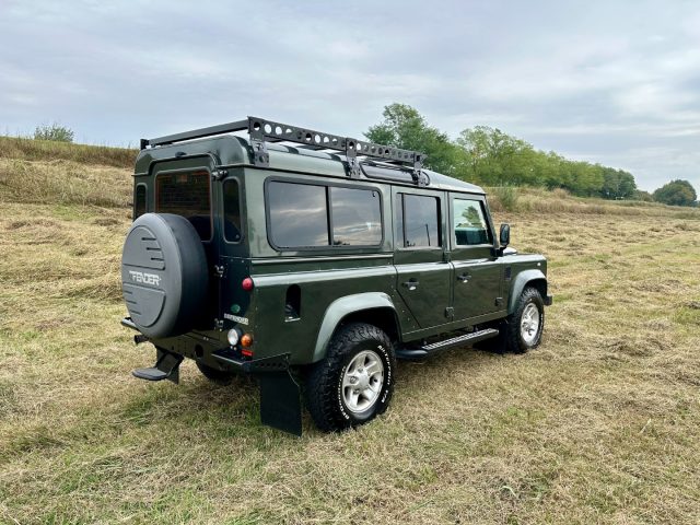 LAND ROVER Defender 110 2.4 TD4 Station Wagon SE Immagine 2