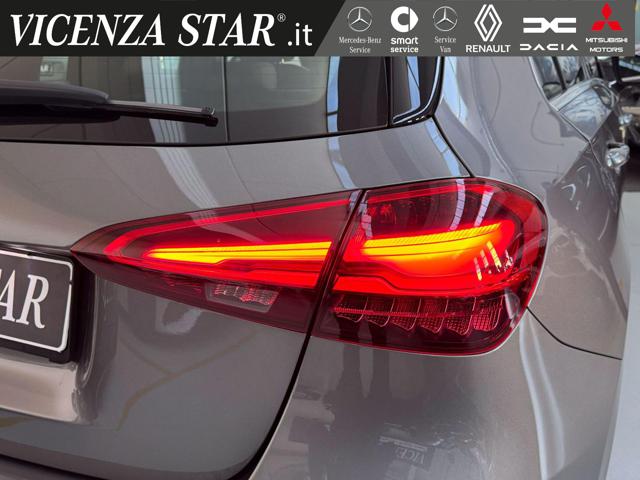 MERCEDES-BENZ A 180 d SPORT AUTOMATIC Immagine 3