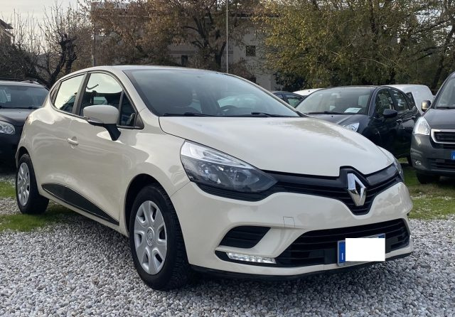 RENAULT Clio Sporter 1.2 75CV Intens Immagine 0