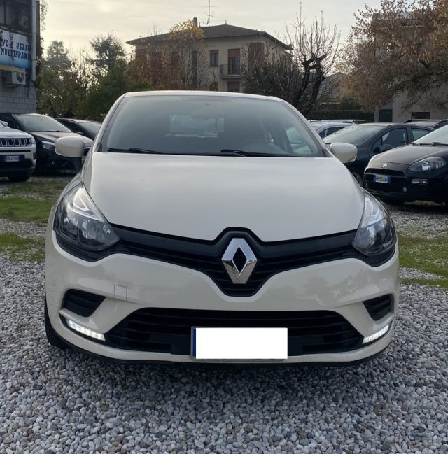 RENAULT Clio Sporter 1.2 75CV Intens Immagine 1