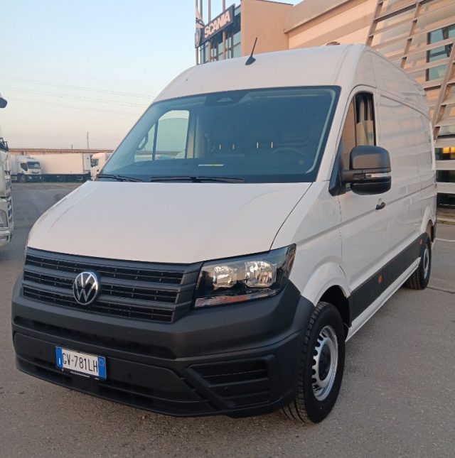 VOLKSWAGEN Crafter 30 2.0 TDI 140CV PM-TA Furgone Immagine 1