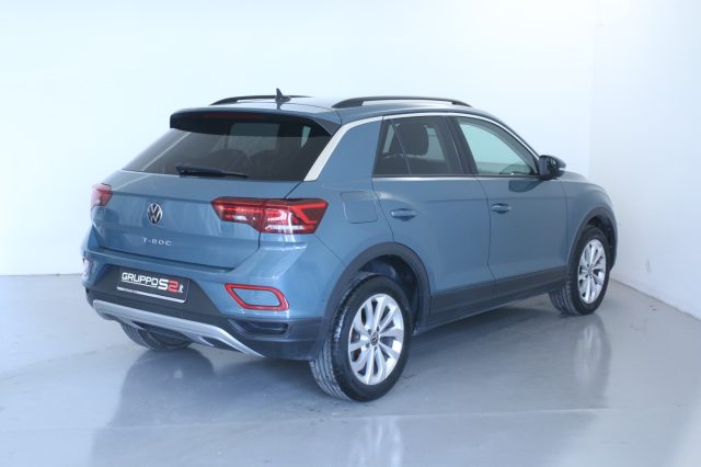 VOLKSWAGEN T-Roc 1.0 TSI Life Cerchi17'' Vetri oscurati Climatronic Immagine 4