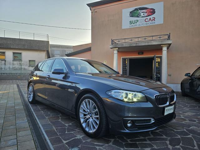 BMW 520 d xDrive Touring Luxury Immagine 0