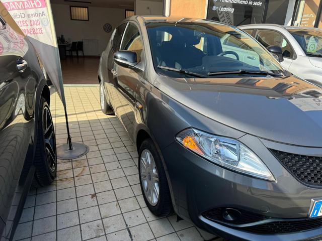 LANCIA Ypsilon 1.2 69 CV 5 porte S&S Gold Immagine 1