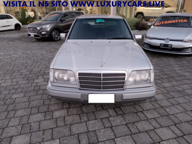 MERCEDES-BENZ E 200 16 cat UNICO PROPRIETARIO TENUTA MANIACALMENTE Immagine 1