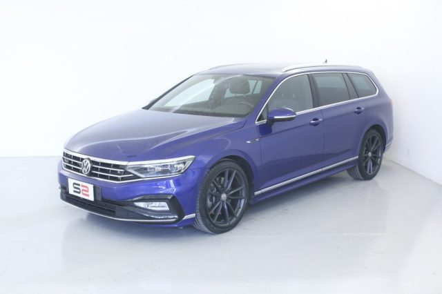 VOLKSWAGEN Passat Variant 2.0 BiTDI SCR 4MOTION DSG R-Line BMT TETTO Immagine 0