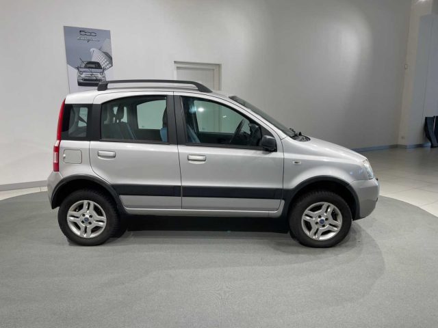 FIAT Panda 1.3 MJT 16V 4x4 Climbing Immagine 1