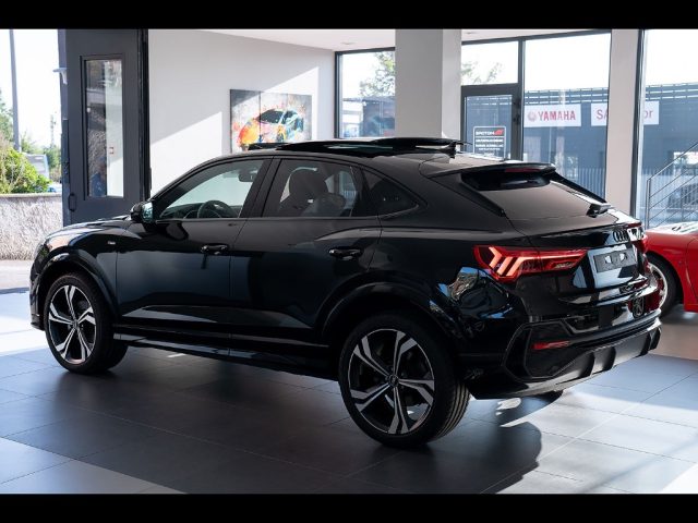 AUDI Q3 Sportback 35 TDI S line Quattro Identity Black Immagine 3