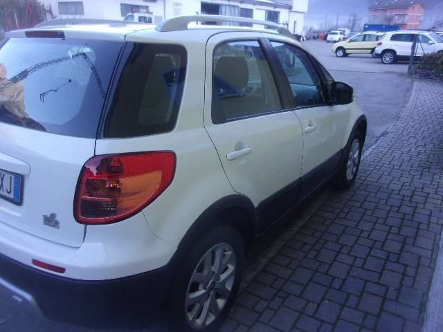 FIAT Sedici 1.6 16v Emotion 4x4 120cv-SOLO 70.000 KM !!! Immagine 4