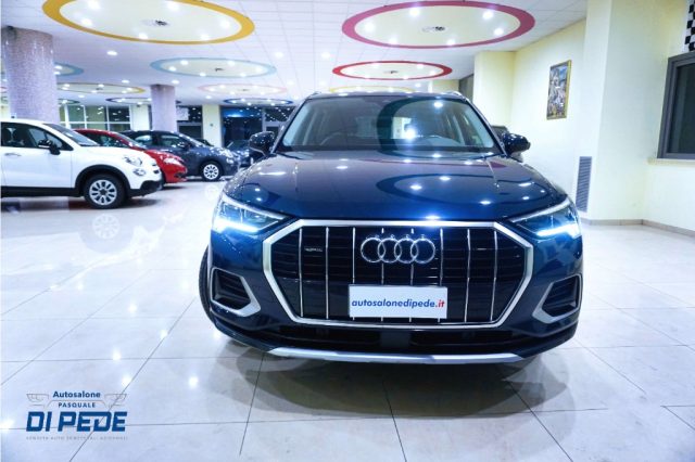 AUDI Q3 40 TDI quattro S tronic Business Advanced Immagine 1