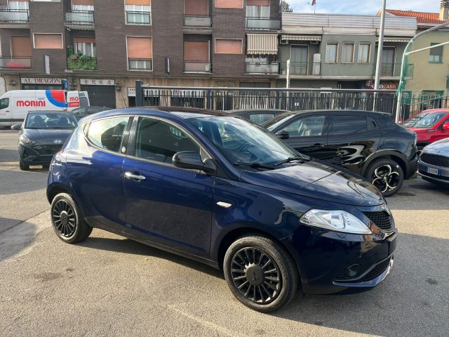 LANCIA Ypsilon 1.0 FireFly 5 porte S&S Hybrid Ecochic Gold Immagine 2