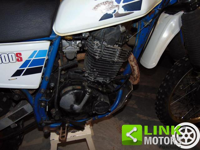 SUZUKI DR 500 S, conservata, matching number Immagine 2