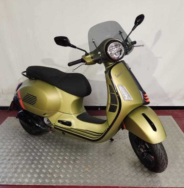 VESPA GTS 300 SUPER Immagine 0