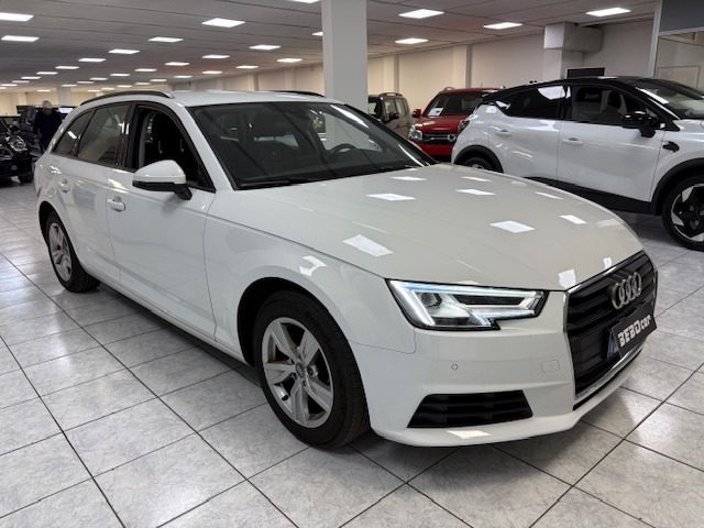 AUDI A4 30 TDI S TRONIC LINE EDITION Immagine 4