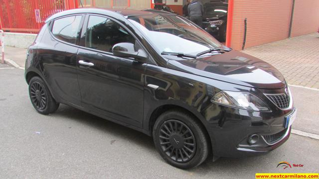 LANCIA Ypsilon 1.0 FireFly 5 porte S&S Hybrid Ecochic Silver Immagine 2