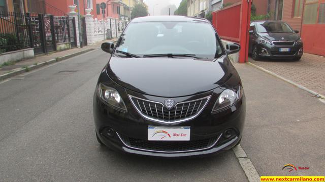 LANCIA Ypsilon 1.0 FireFly 5 porte S&S Hybrid Ecochic Silver Immagine 1