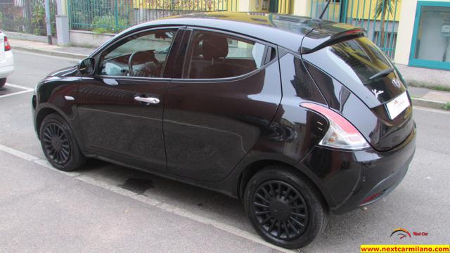 LANCIA Ypsilon 1.0 FireFly 5 porte S&S Hybrid Ecochic Silver Immagine 4