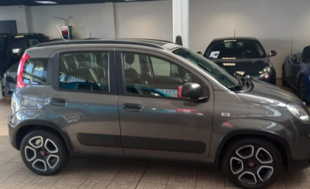 FIAT Panda 1.0 FireFly S&S Hybrid City Life Immagine 1