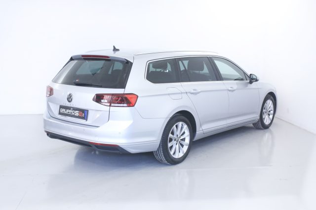 VOLKSWAGEN Passat Variant 2.0 TDI SCR EVO DSG Business Vetri Oscurati Immagine 4