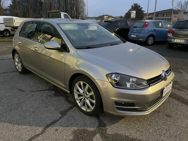 VOLKSWAGEN Golf 2.0 TDI Highline BlueMotion Technology Immagine 4