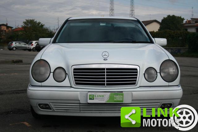 MERCEDES-BENZ E 220 CDI cat Avantgarde Immagine 2