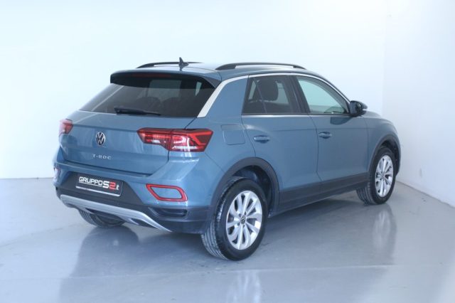 VOLKSWAGEN T-Roc 1.0 TSI Life Cerchi17'' Vetri oscurati Climatronic Immagine 4