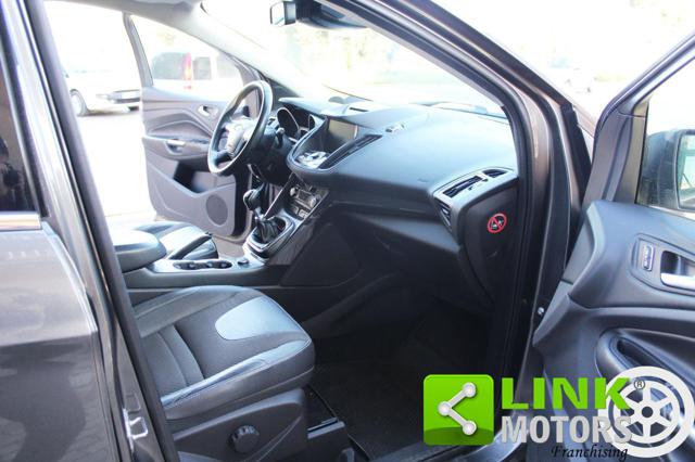 FORD Kuga 2.0 TDCI 150 CV S&S 4WD Titanium Immagine 3