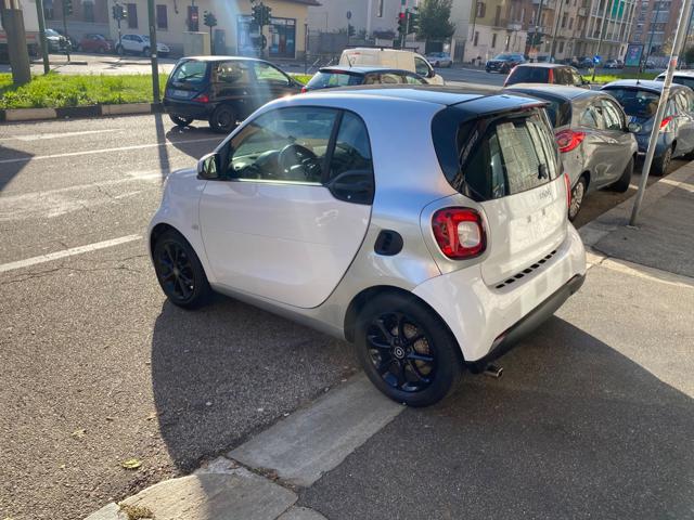 SMART ForTwo Coupe 70 1.0 Youngster Immagine 2