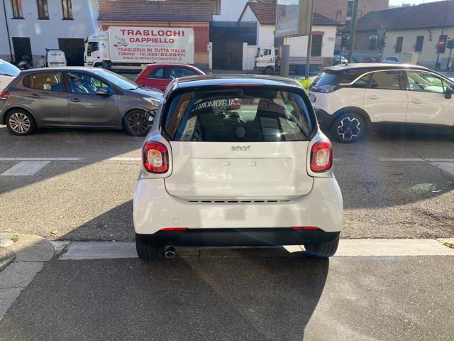 SMART ForTwo Coupe 70 1.0 Youngster Immagine 4