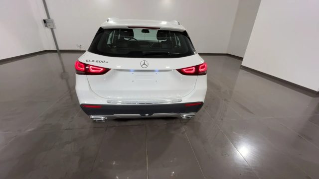 MERCEDES-BENZ GLA 200 d Automatic Sport Plus #VARI.COLORI Immagine 4