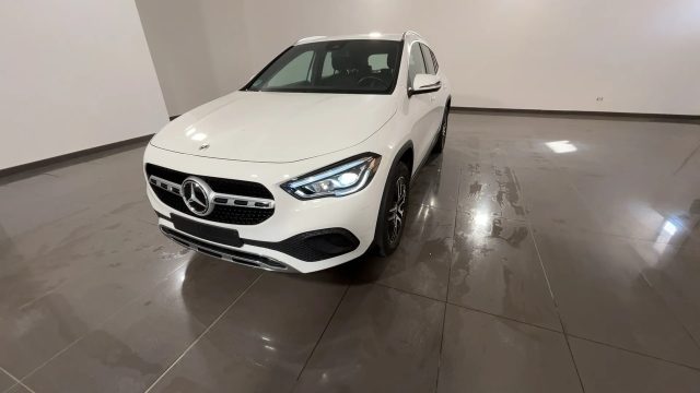 MERCEDES-BENZ GLA 200 d Automatic Sport Plus #VARI.COLORI Immagine 0